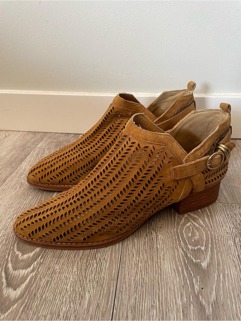 Vince Camuto Cutout Perforated Suede Ankle Booties Tan Size 8M / 38